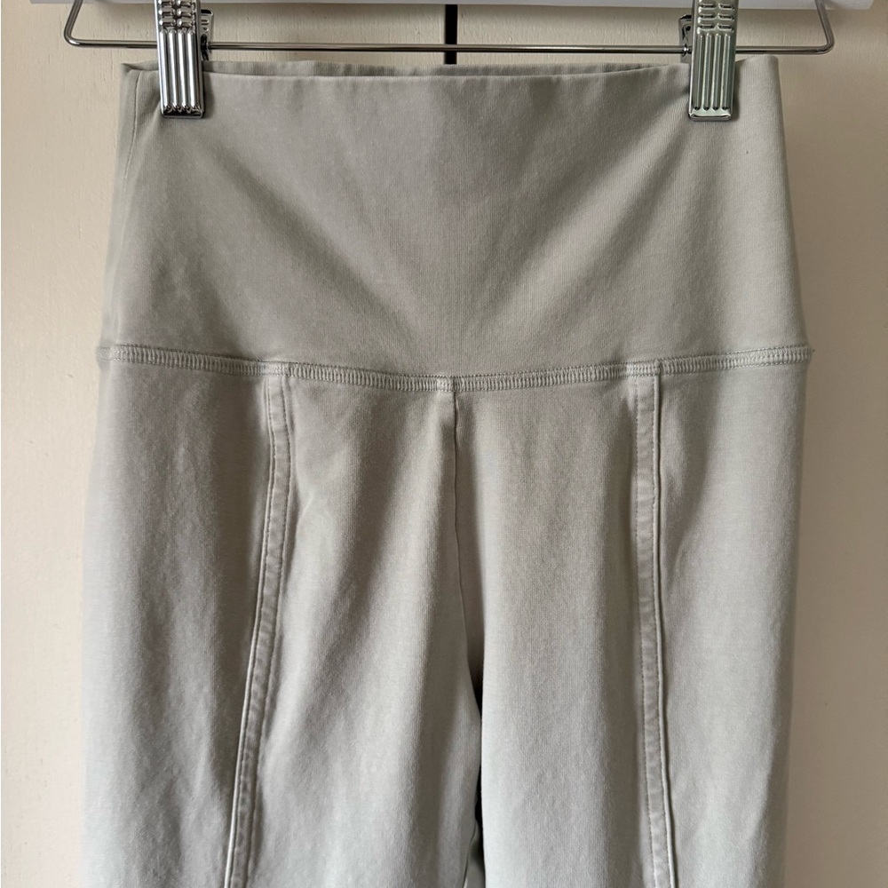 NWT Aerie Offline Light Gray/Green High-Rise Seam Detail Crop Leggings - Picture 3 of 4